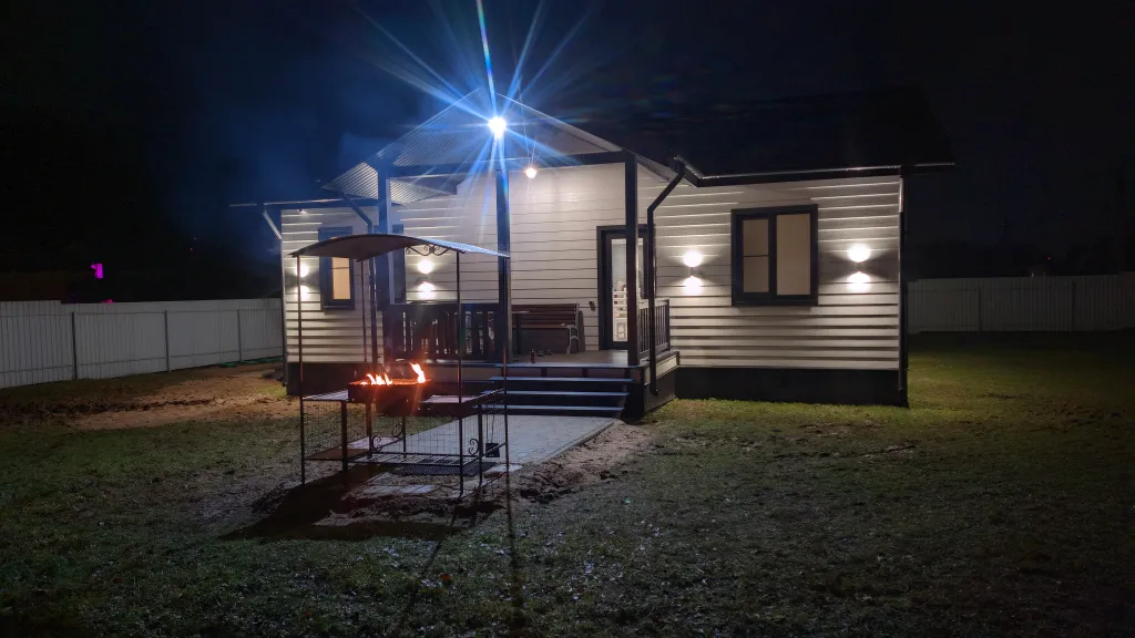 Уютный и светлый дом в лесу на выходные