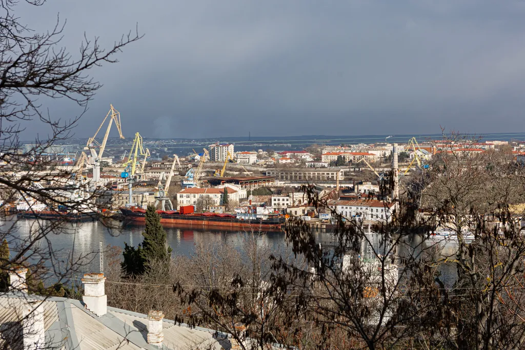 Апартаменты Аэрос с террасой и видом на море