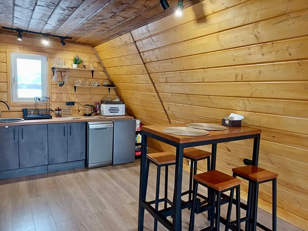 Треугольный дом шале