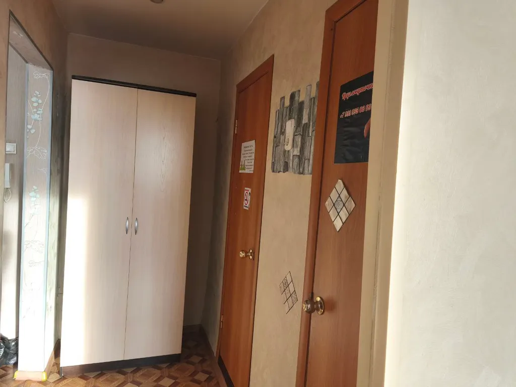 Квартира Квартира с видом на тихий двор в центре Взлетки. — Красноярск