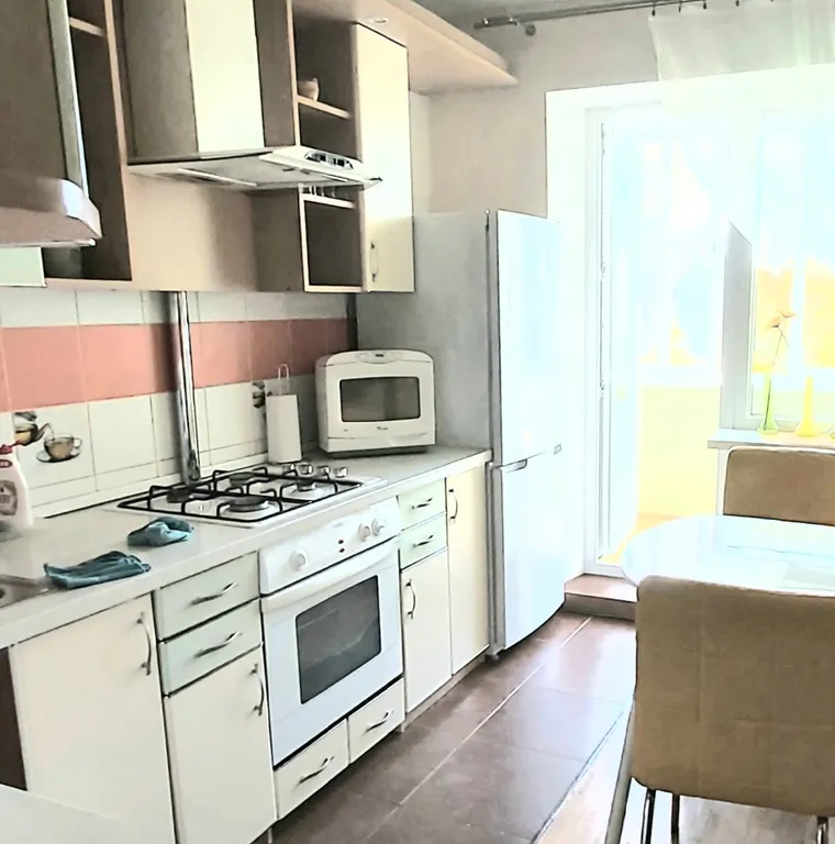 Апартаменты с двумя спальнями  возле торговых центров