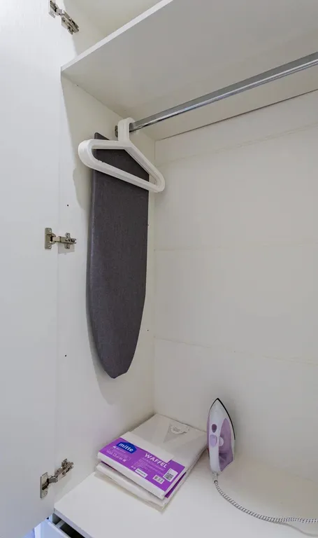 Белые апартаменты - студия на Искре