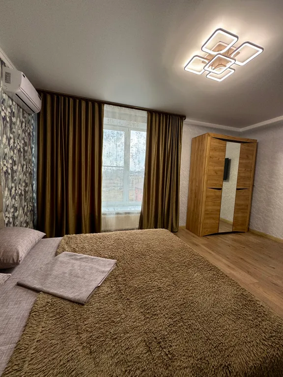 Аэропорт в 7 мин езды, Жд - вокзал - 11 мин