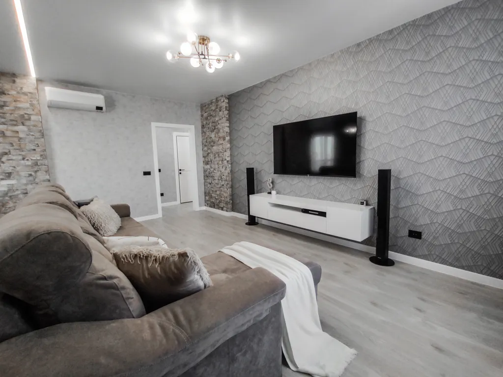 Большая двухкомнатная квартира в центре