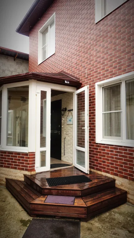 Частный 2-этажный дом