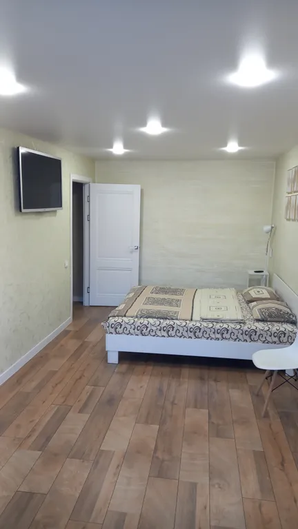 Новая трехкомнатная квартира в самом центре с видом на площадь Победы