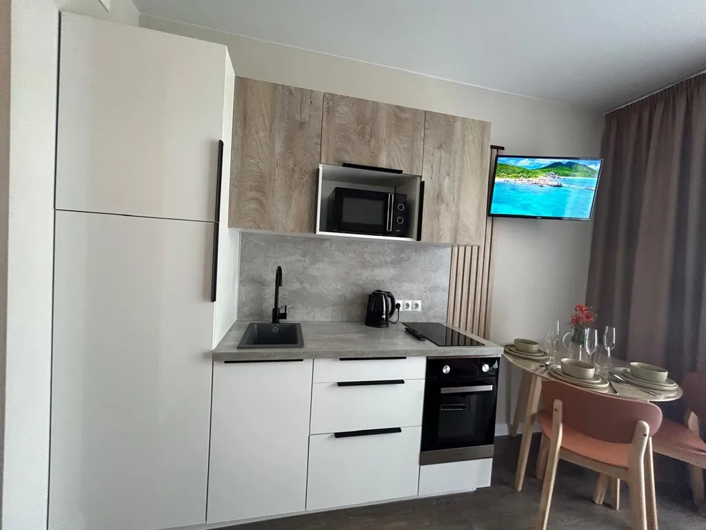 Студия с бассейном