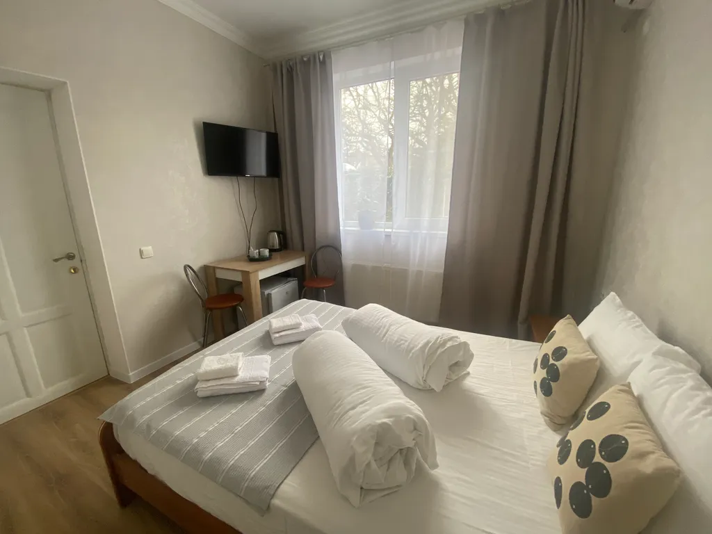 Квартира Квартира Эконом с большой кроватью и личной ванной комнатой рядом с номером — Геленджик