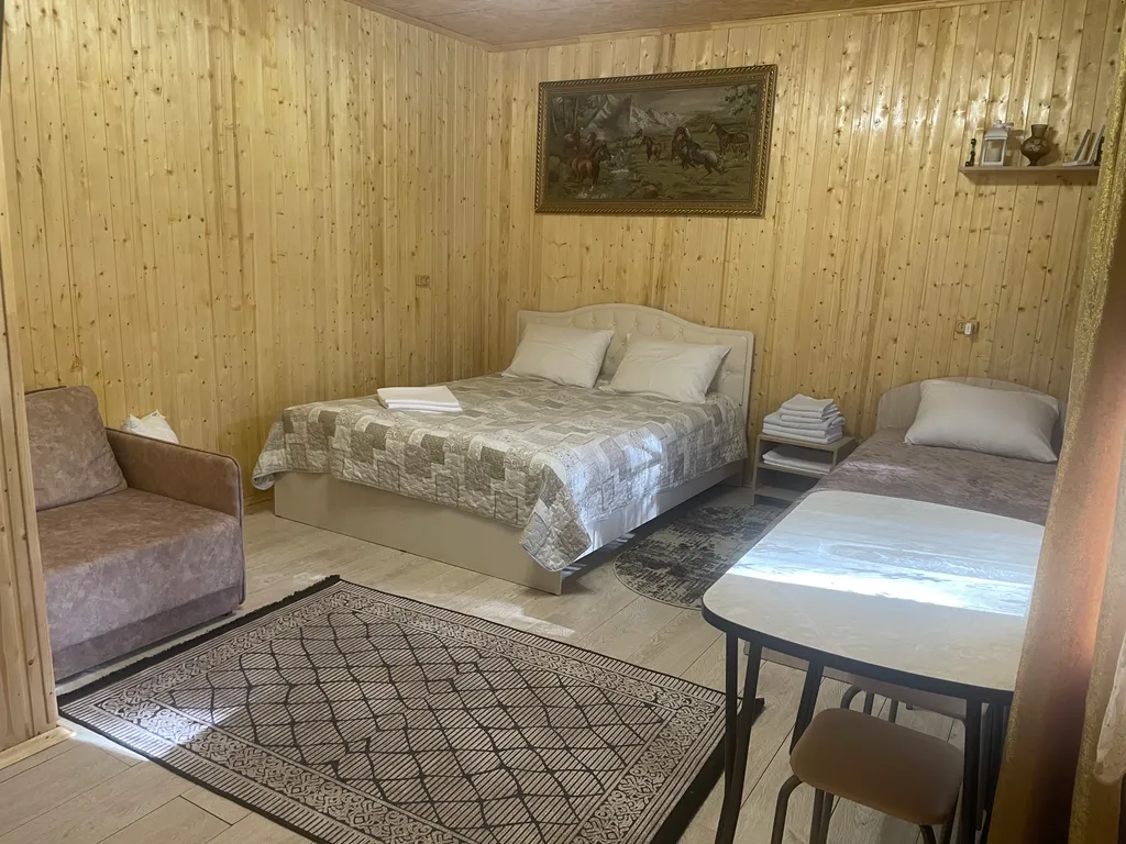 Домик с видом на горы