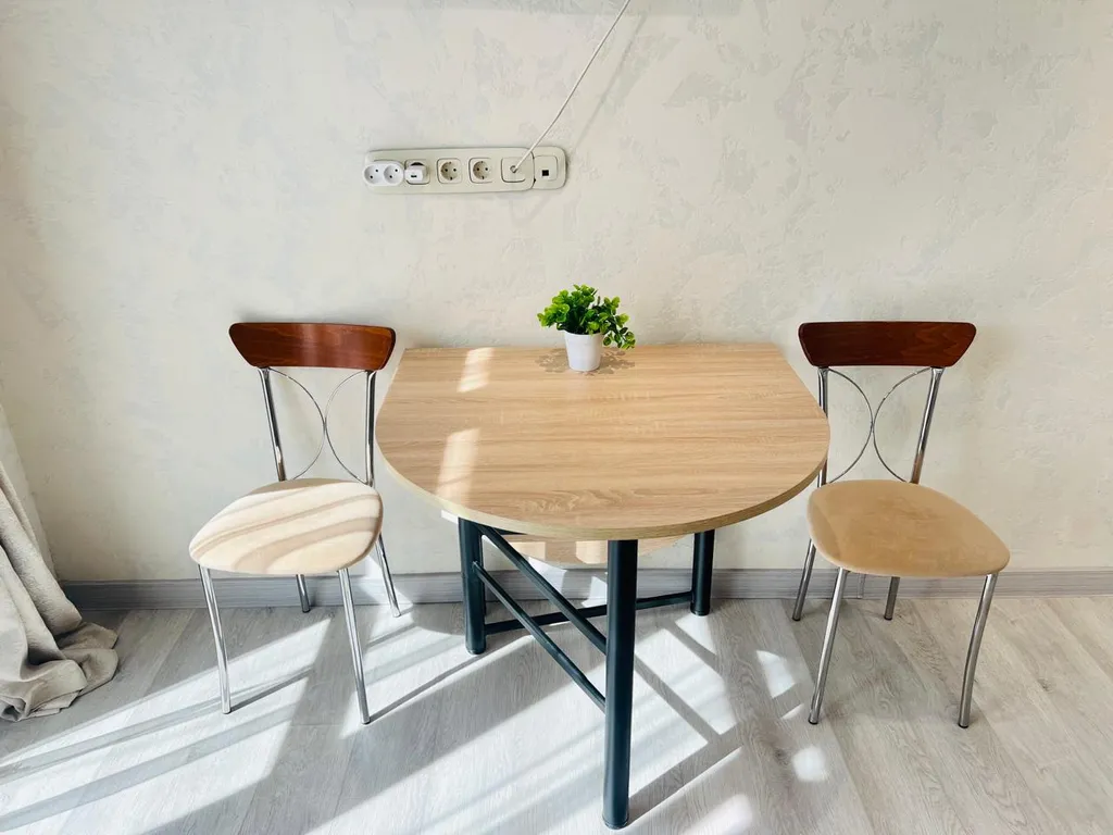 Двухуровневая студия с балконом и видом на бассейн