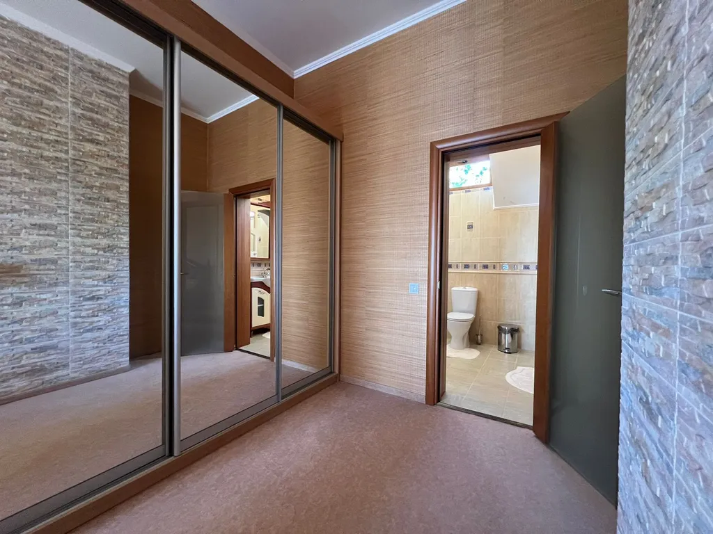 Видовые 3-комнатные апартаменты возле пляжа