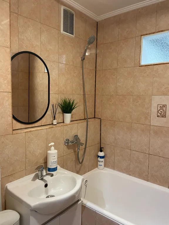 Аквамариновый вечер в центре города