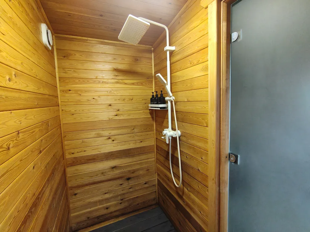 Дом с видом на озеро