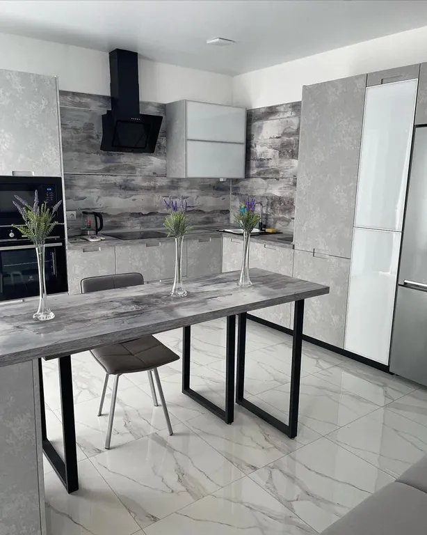 Коттедж с теплым бассейном и баней в 15 минутах от города