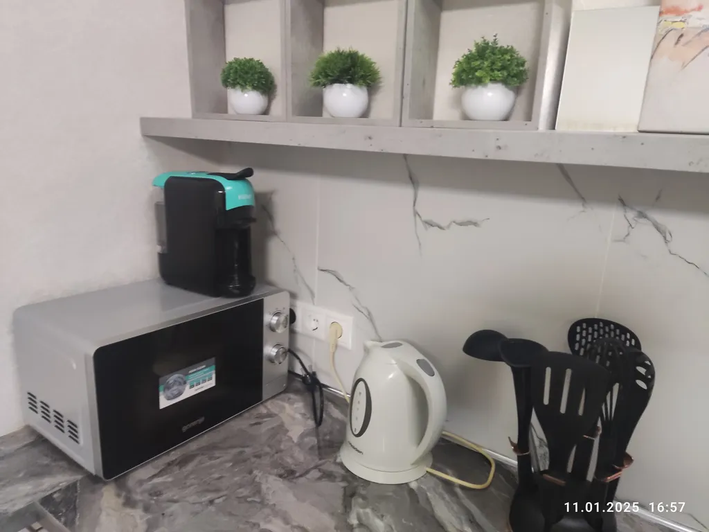 Милая новая студия с кофемашиной