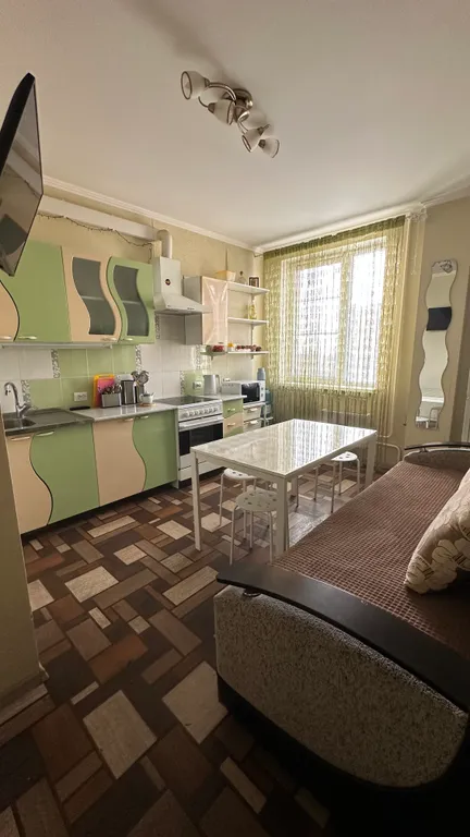 Двухкомнатная квартира возле Микрохирургии глаза на 8 человек — аренда посуточно в Оренбург