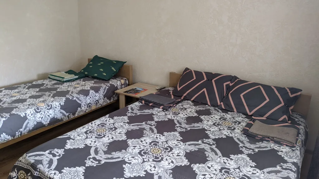 Квартира Квартира Трехместные комнаты с отдельным санузлом и душем — Сухум