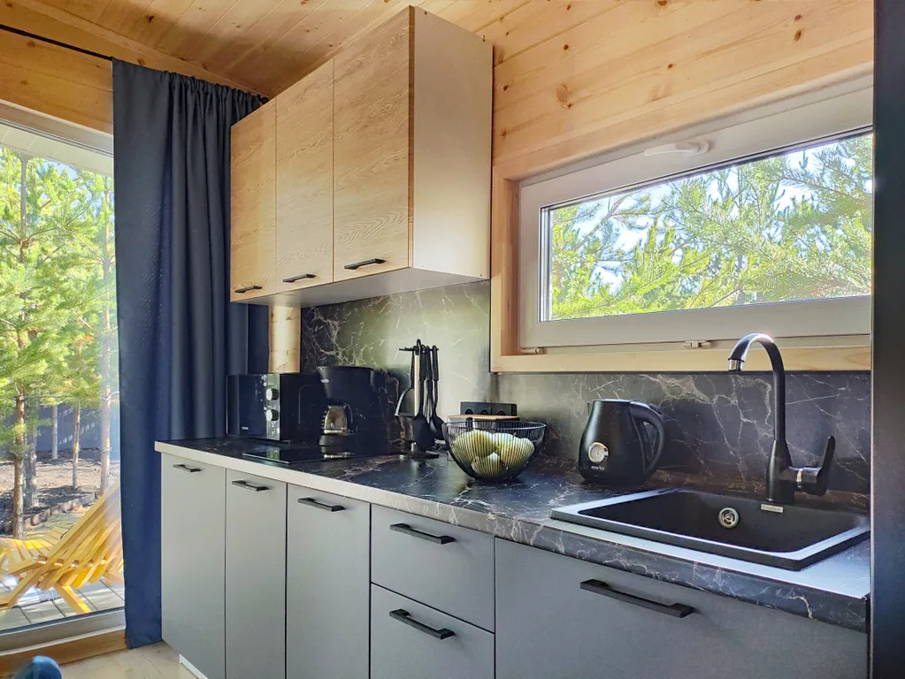 Домик, чан, баня в сосновом лесу, закрытая территория