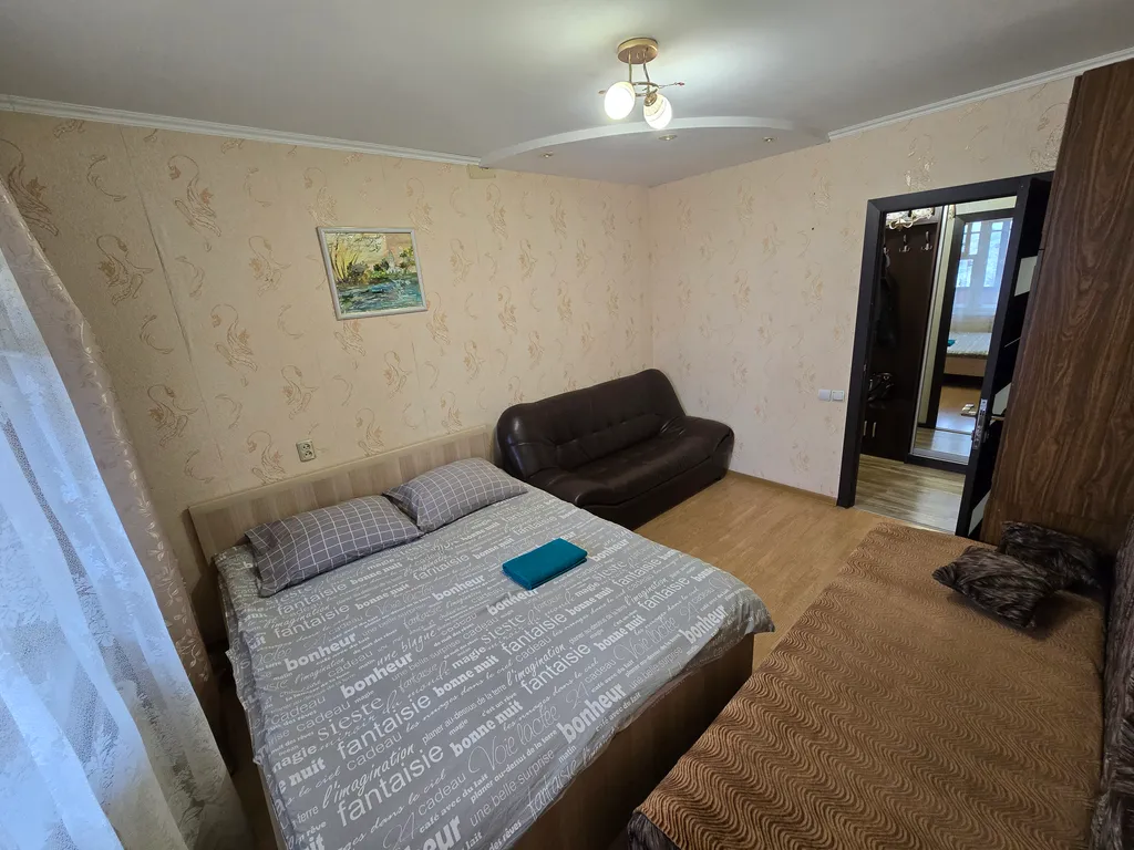 Отличная двухкомнатная квартира в 2 километрах от Псковского Кремля