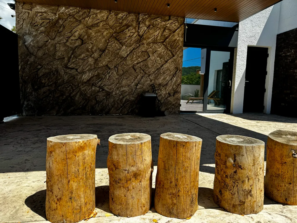 Дом в тихом месте, со своим минипляжем