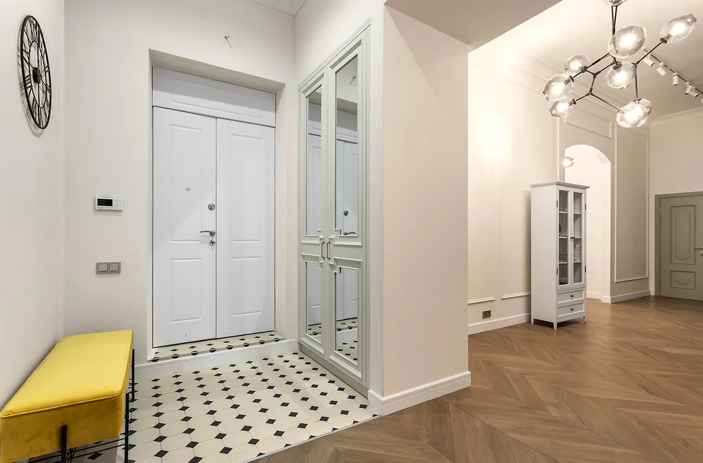 Дизайнеpские апартаменты с балконом