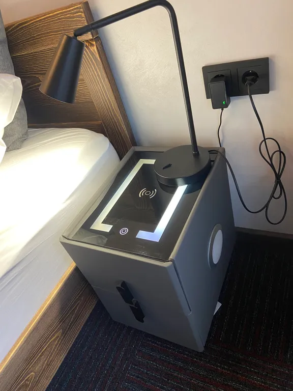 Апартаменты на горнолыжном курорте Солнечная Долина с видом на озеро