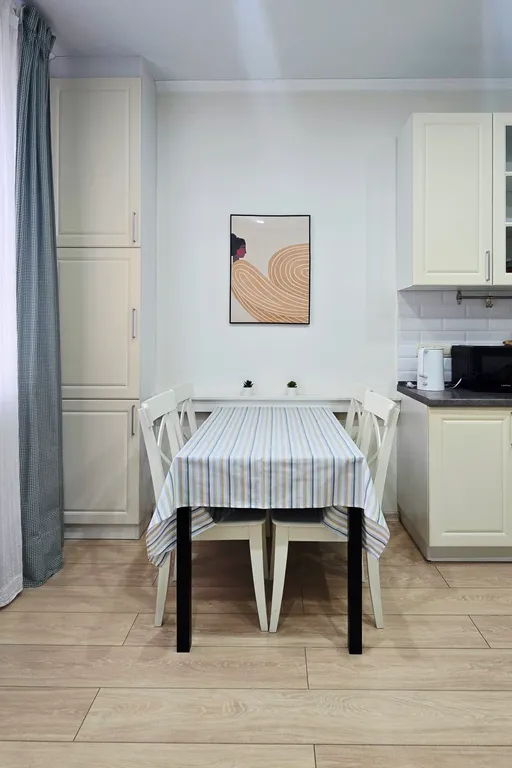 Квартира Апартаменты в сердце города с видом на горы и 100 м от моря — Геленджик