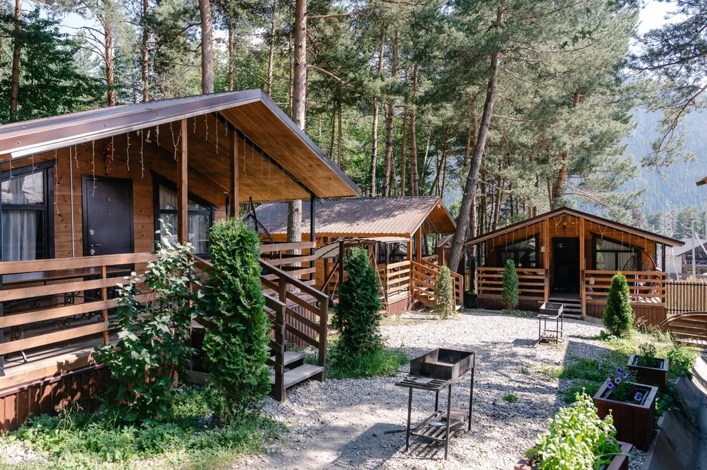 Домик с уютной террасой с красивым видом на горы