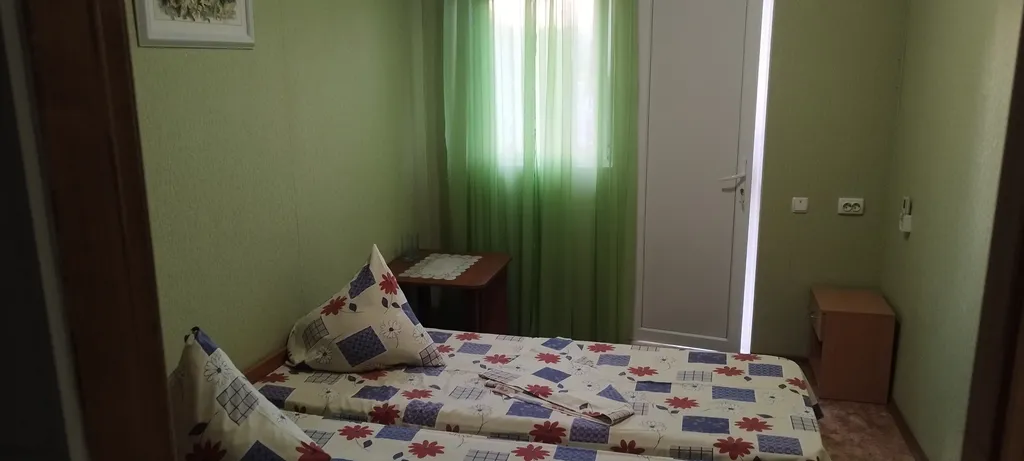 Трёхместный номер с удобствами у Сильвии.