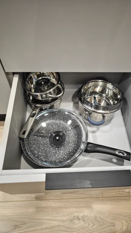 Современная однокомнатная квартира на набережной Двины