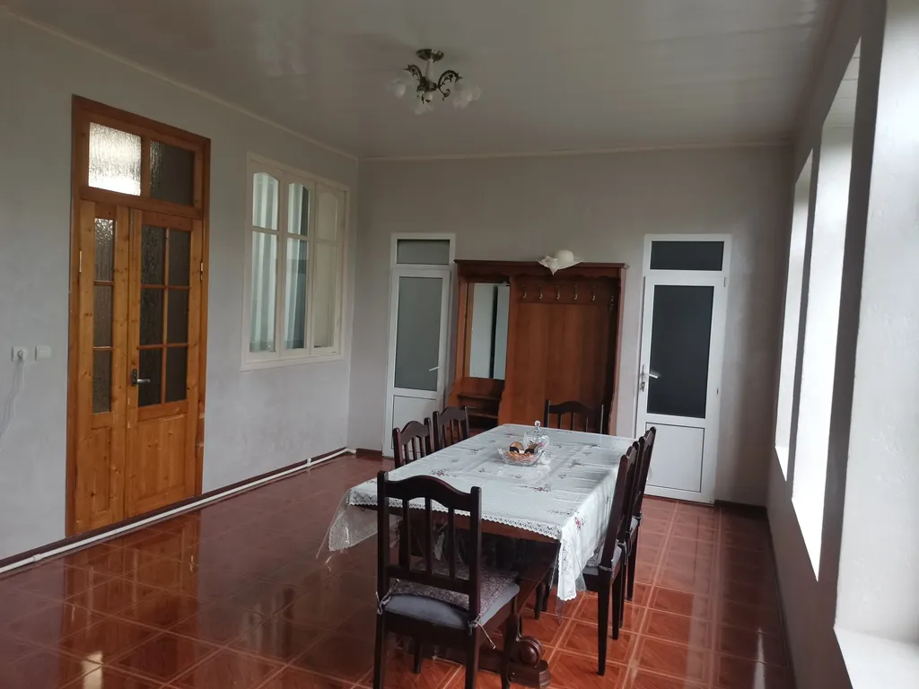 Уютный дом у моря для большой компании