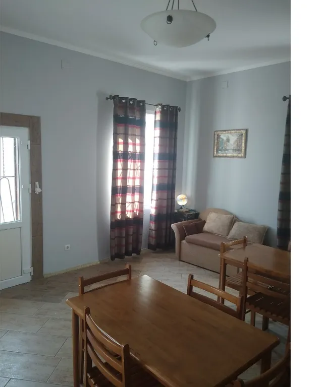 Часть дома с зеленым двориком на Косе у моря