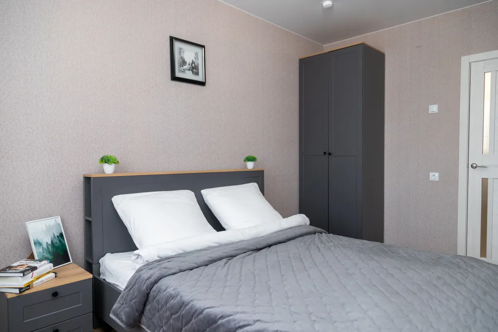 Просторная двухкомнатная квартира на берегу Енисея