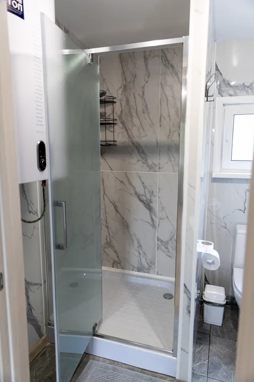 Дом с террасой у реки