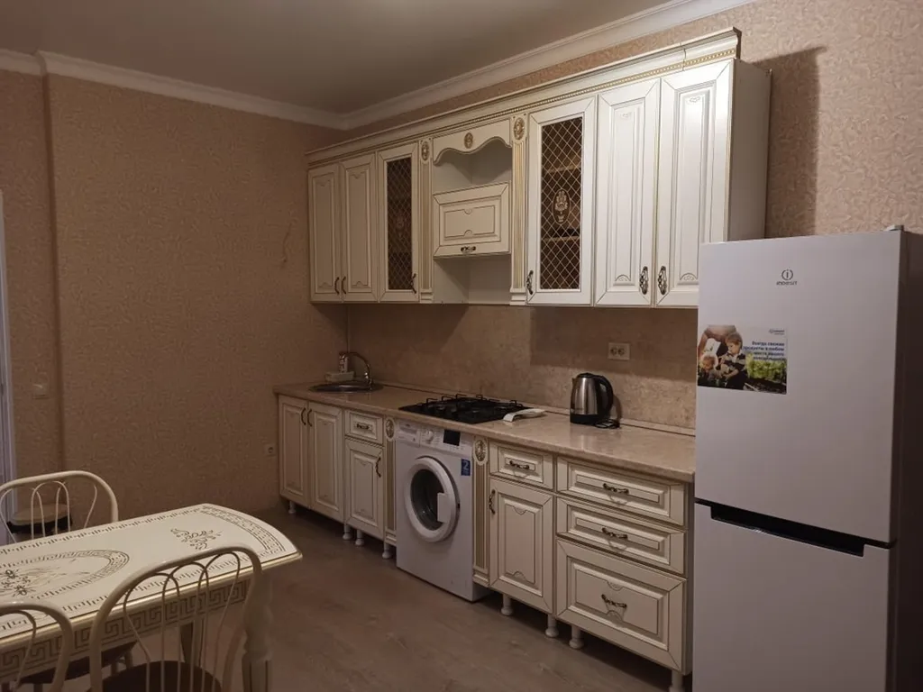 Квартира Квартира Анти-Отель на 4чел. 2комн.кв. 10этаж, код-28 — Махачкала