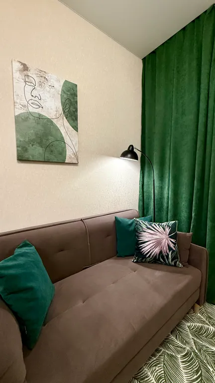 Дизайнерская Евро2 для 6 гостей у Суворовского училища