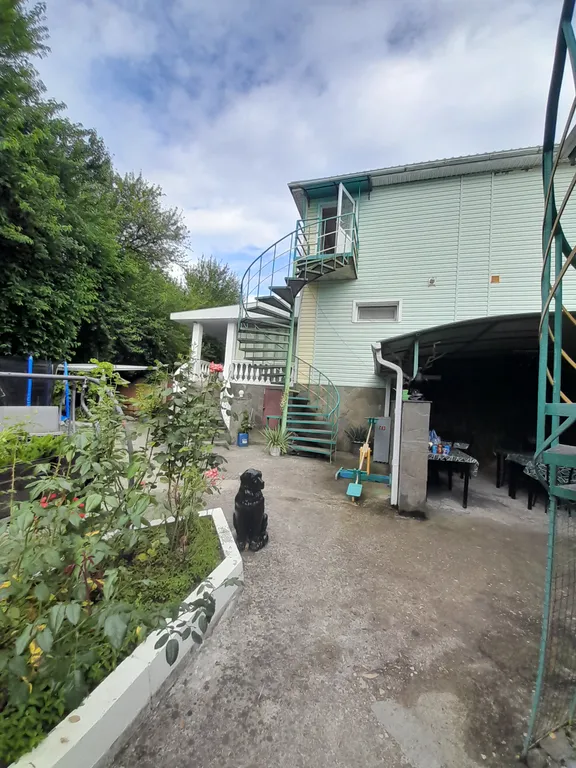 Просторный семейный номер улучшенный с видом на горы