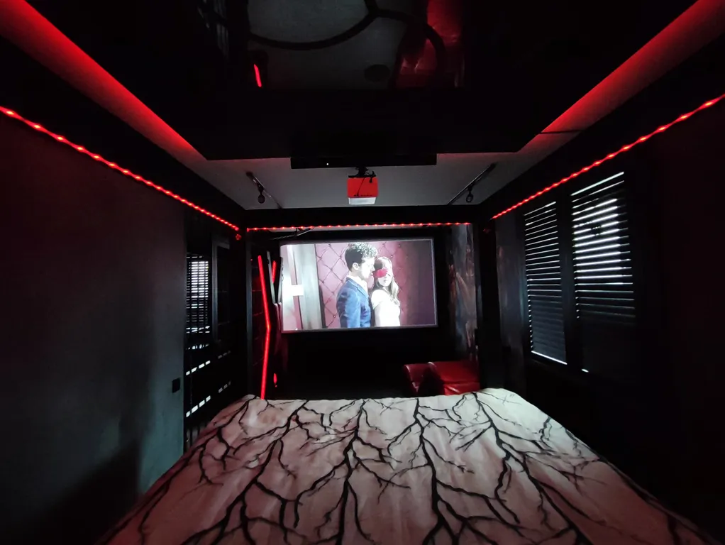 Тематическая пространство - Две грани