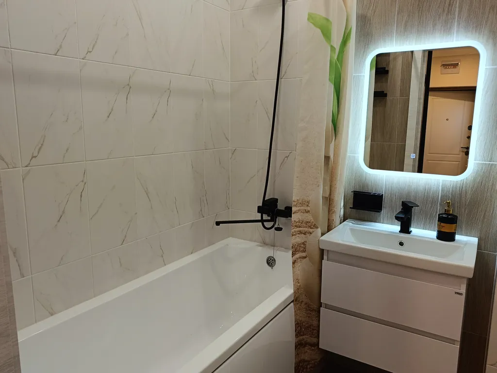 Стильная студия в доме комфорт класса с шикарным видом