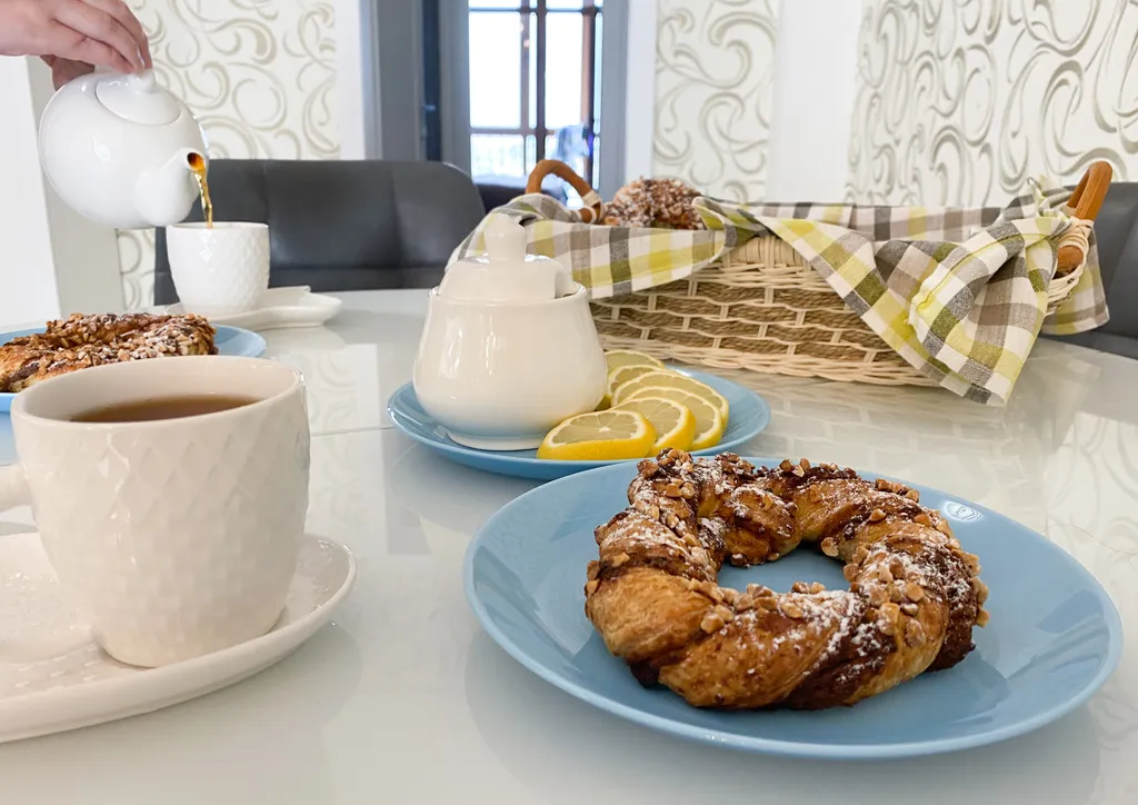 2-комнатные видовые апартаменты с бассейном у моря