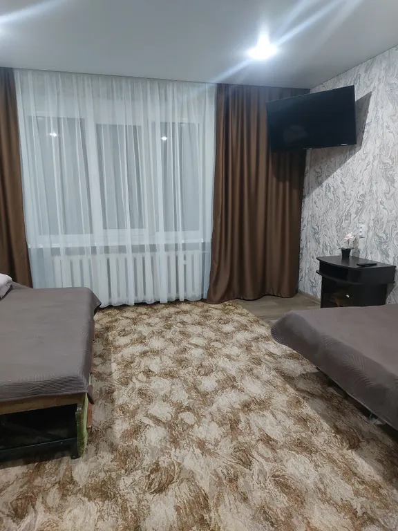 Квартира на первом этаже возле трассы