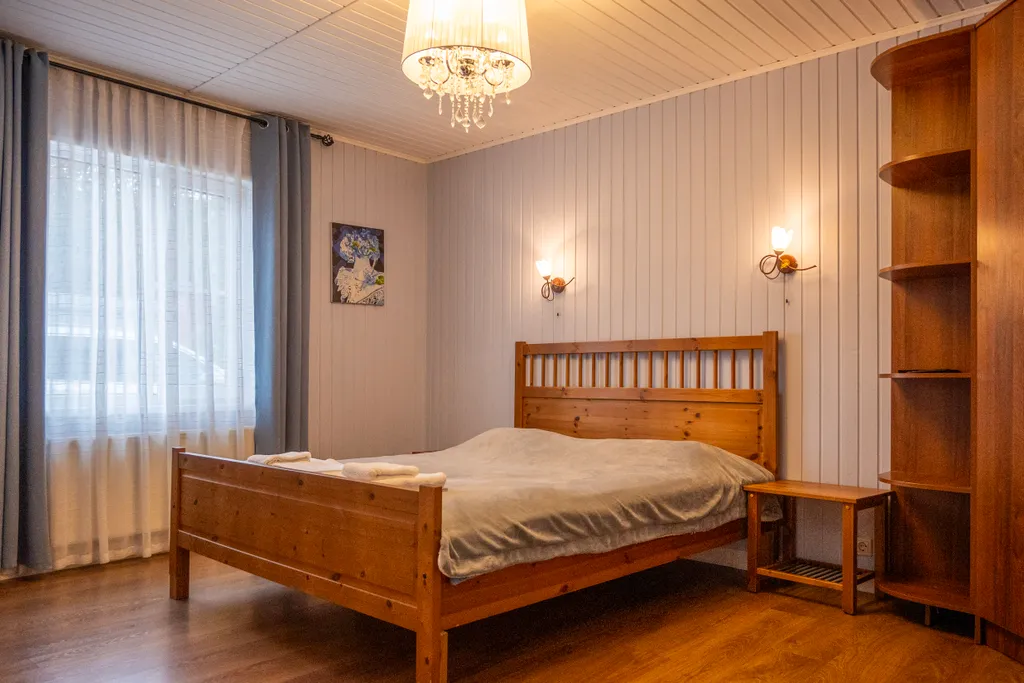 Коттедж на первой береговой линии с шикарным панорамным видом на озеро