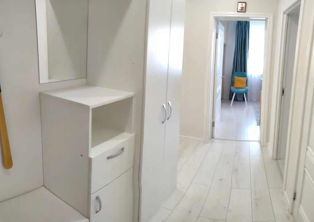 Квартира с 2 отдельными спальнями и кухней-гостинной недалеко от моря