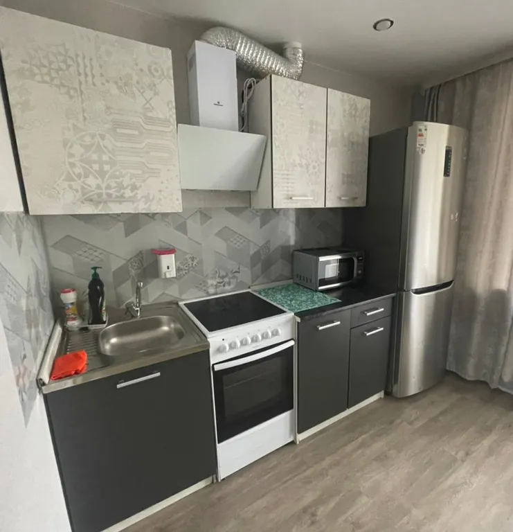 Трёхкомнатная квартира в центре — аренда посуточно в Арсеньев