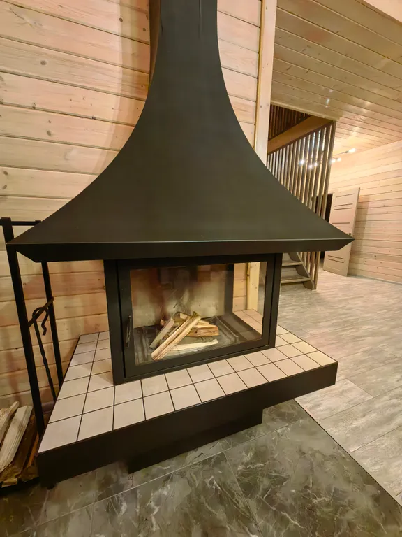 Дом с теплым бассейном