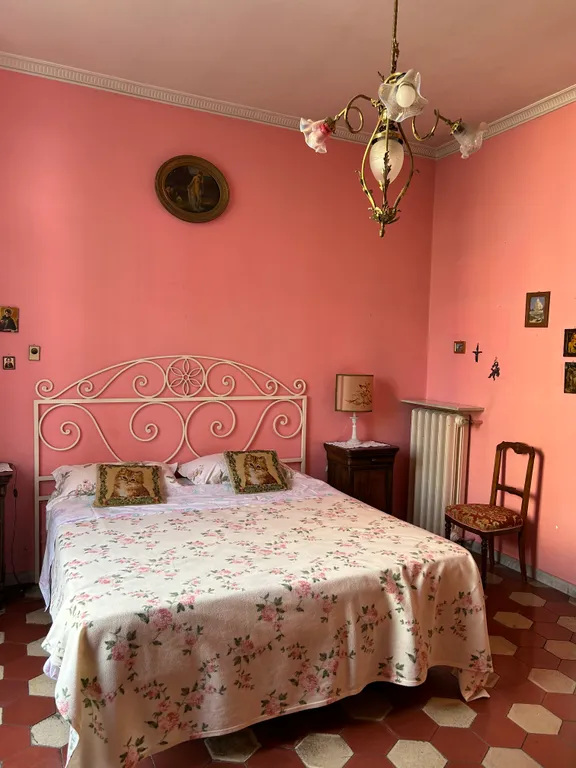 Большая комната в старинном итальянском стиле