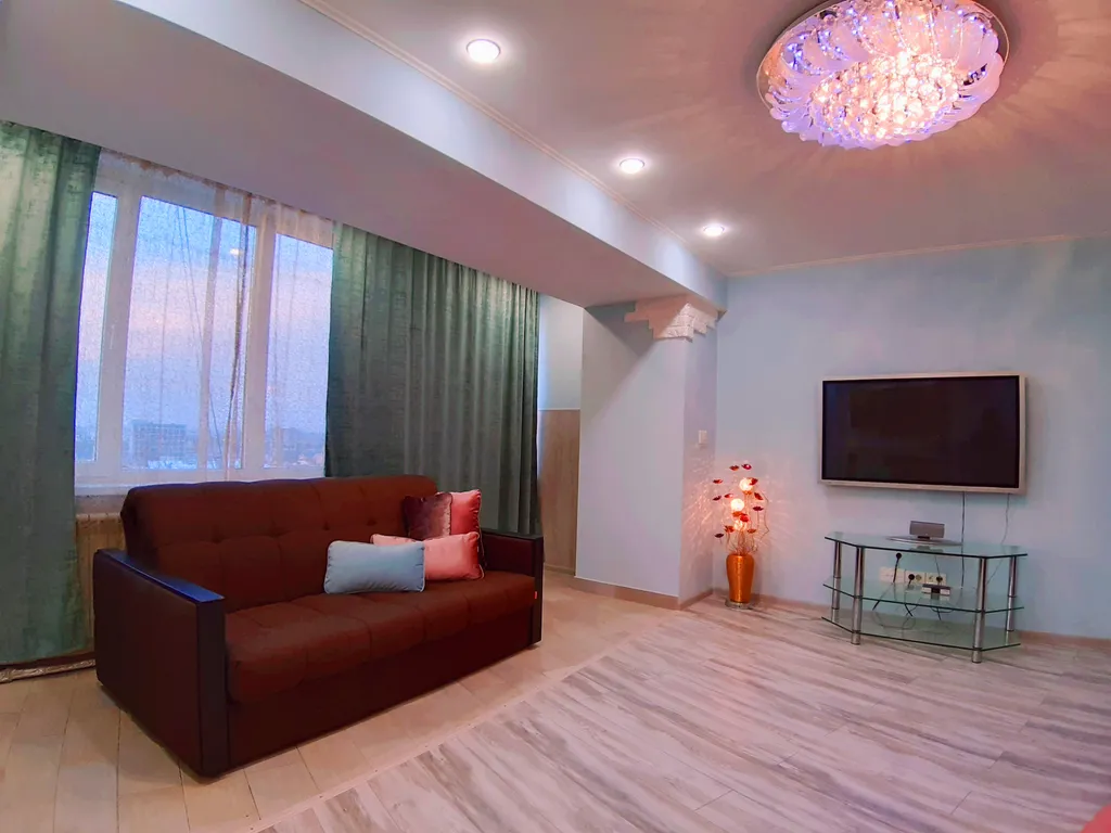 Эксклюзивные евро-апартаменты с сауной на площади Революции