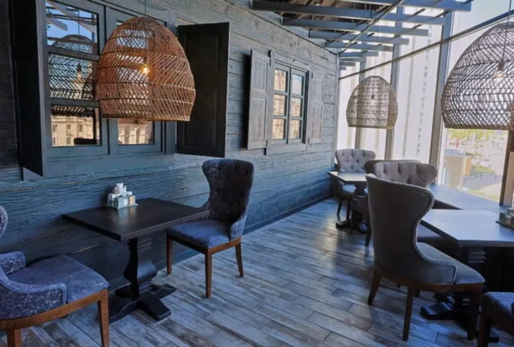 Vip-апарт, врата города, метро, 2 этаж, окна во двор, парковка, кондиционер