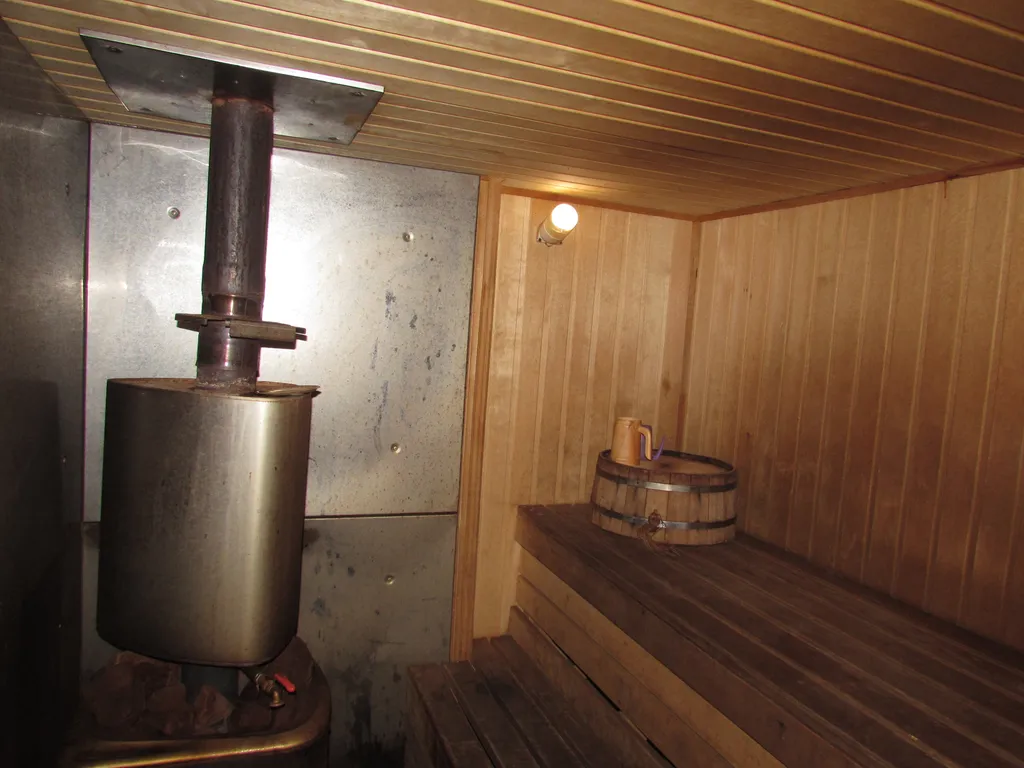 Дом с баней на озере