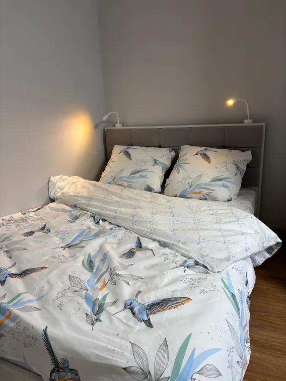 Уютная студия с видом на лес